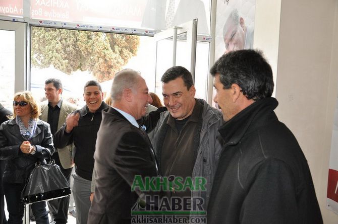 Reşatbey Mahallesinde MHP Seçim Bürosu Açıldı